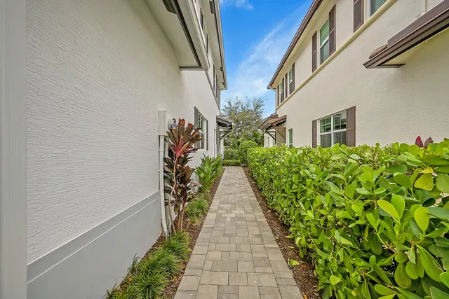 Residences at Midtown Palm Beach Gardens Residence photo 4