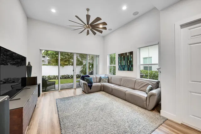 Residences at Midtown Palm Beach Gardens Residence photo 8