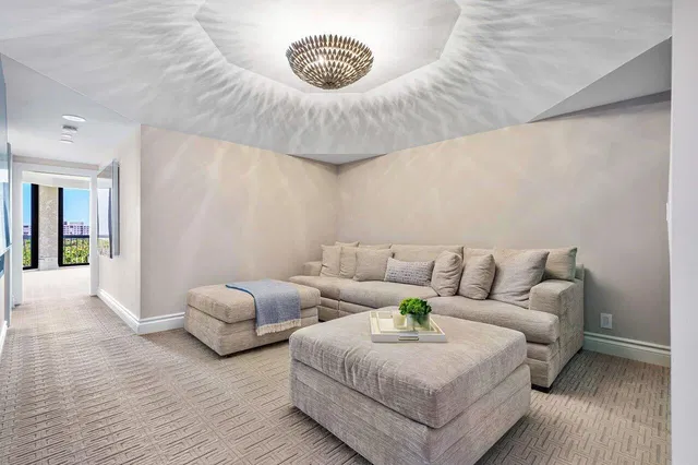 Sloan's Curve Palm Beach Unit 407s photo 8
