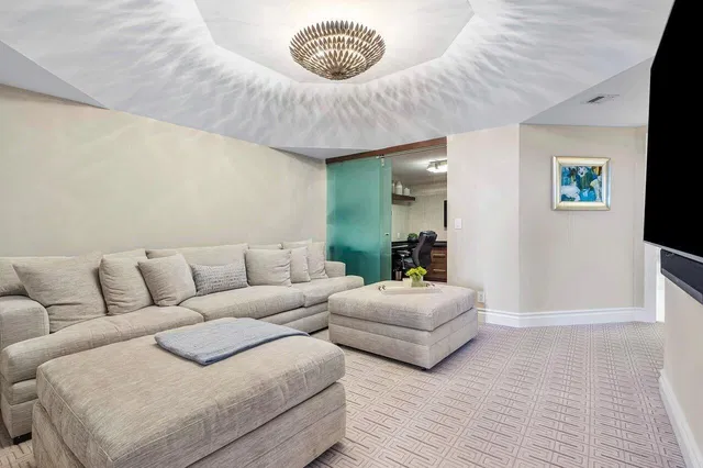 Sloan's Curve Palm Beach Unit 407s photo 9