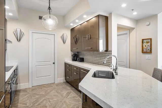 One City Plaza Unit 1503 photo 9