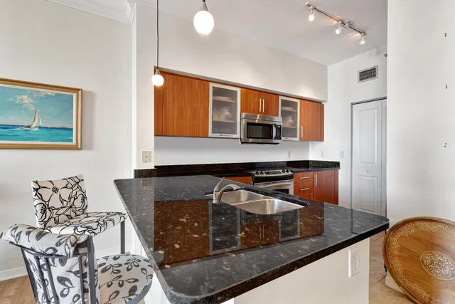 The Prado Unit 852 photo 10