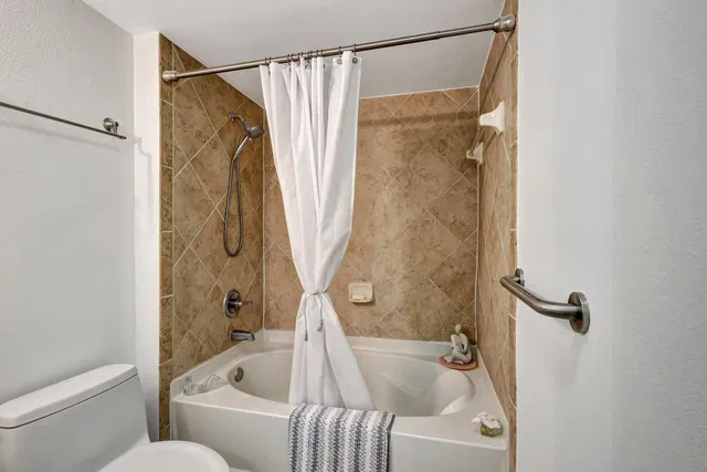 The Prado Unit 852 photo 21