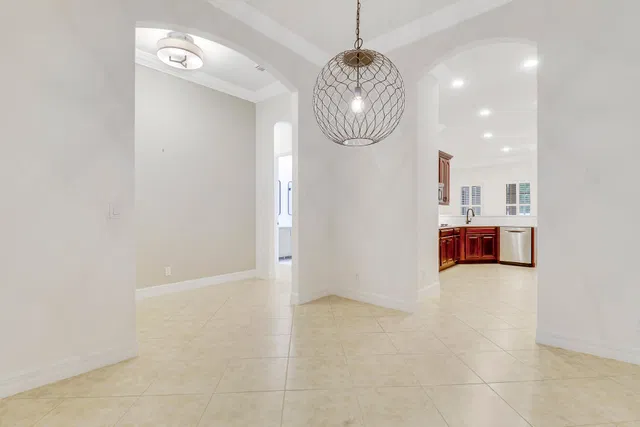 Canterbury Place Residence photo 13