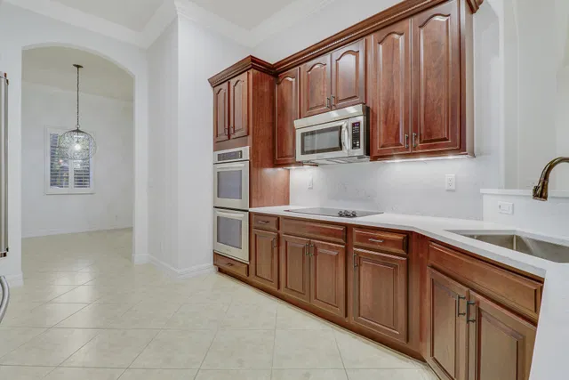 Canterbury Place Residence photo 17