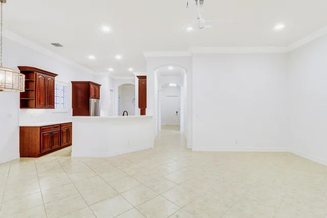 Canterbury Place Residence photo 26