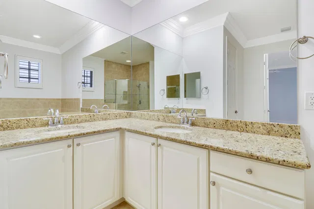 Canterbury Place Residence photo 33