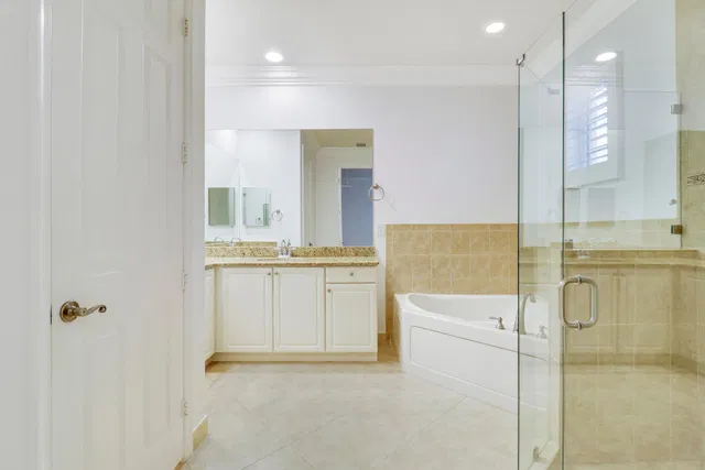 Canterbury Place Residence photo 34
