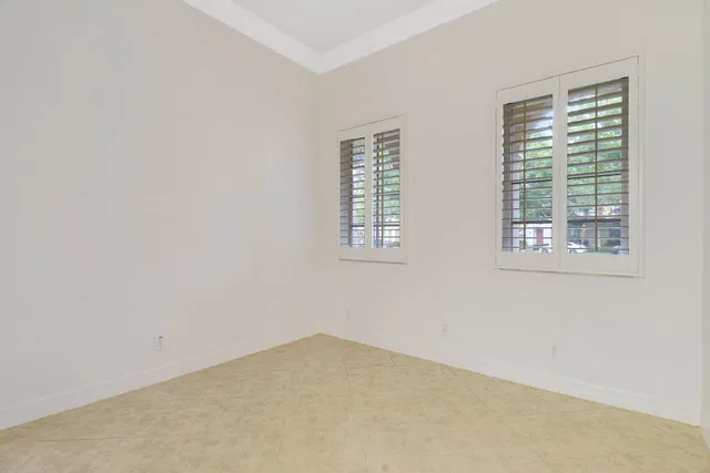 Canterbury Place Residence photo 36