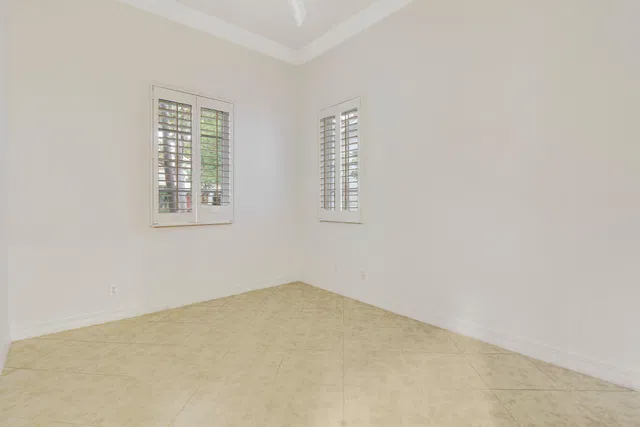 Canterbury Place Residence photo 37