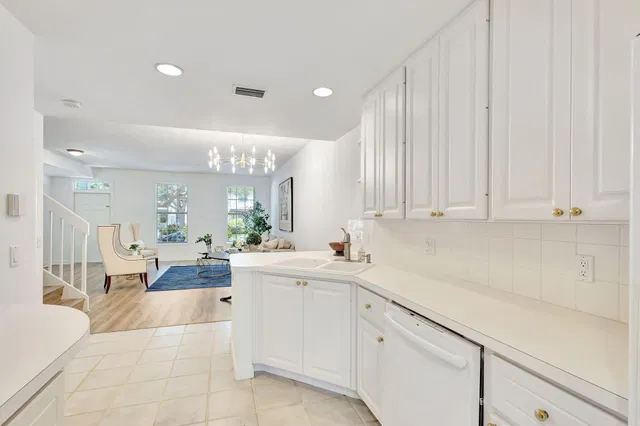 Charleston Court at Abacoa Residence photo 10