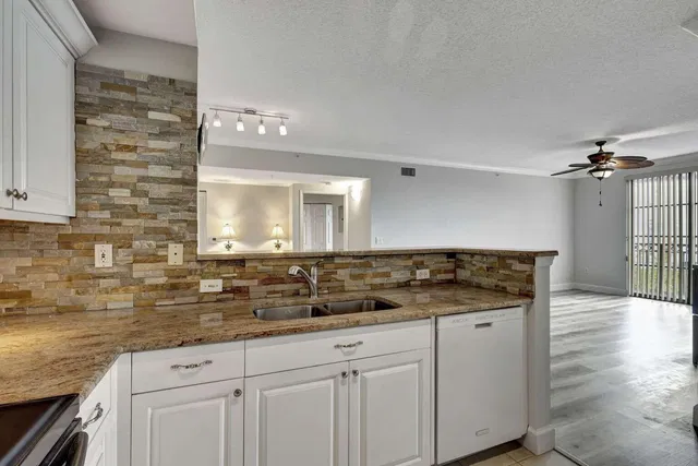 Courtyards in Cityplace Unit 507 photo 26