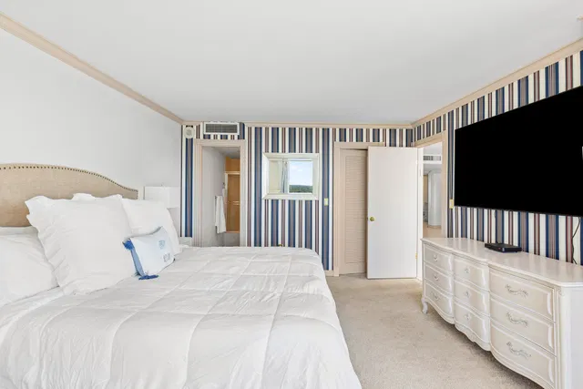 Trianon Unit 1805 photo 8