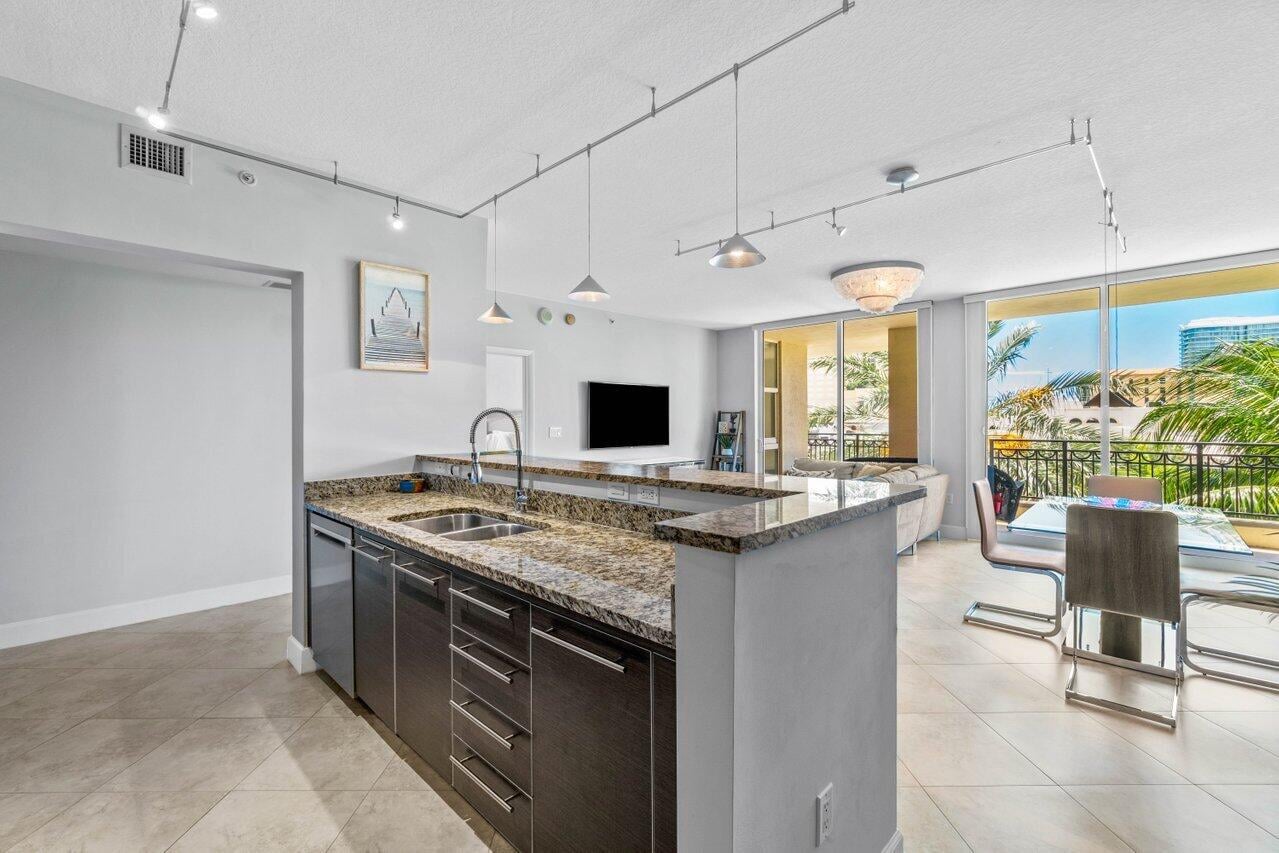 CityPlace South Tower Unit 301 photo 7