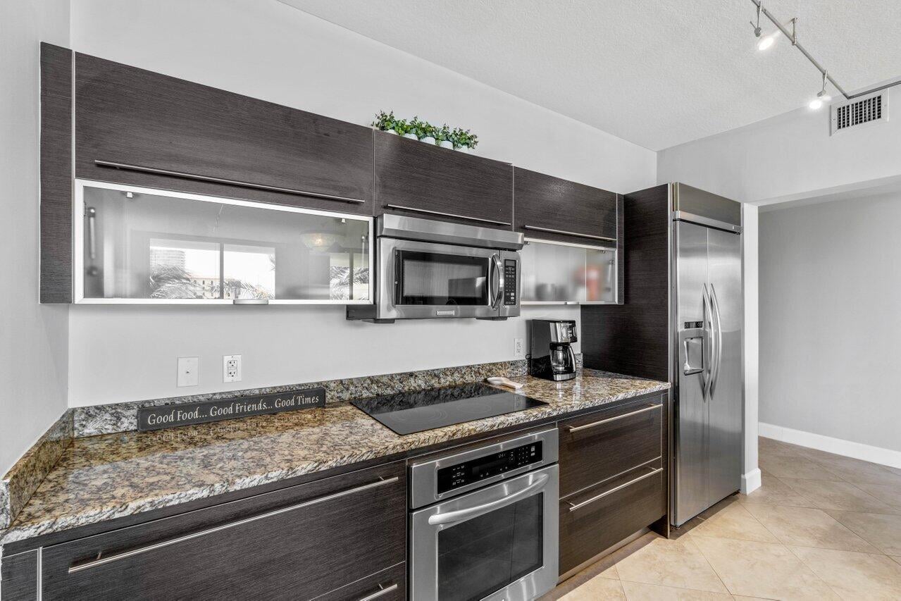 CityPlace South Tower Unit 301 photo 9
