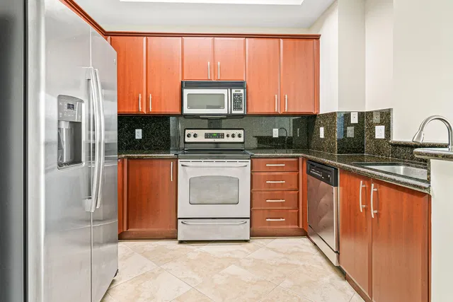 The Metropolitan Unit 802 photo 4