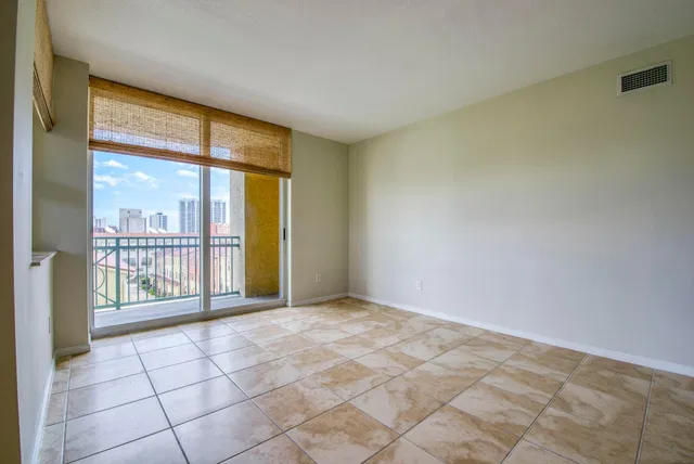 The Metropolitan Unit 405 photo 4