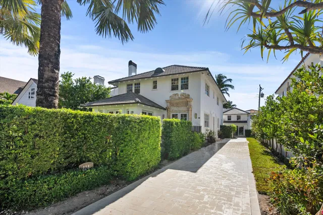 124 Seabreeze Avenue