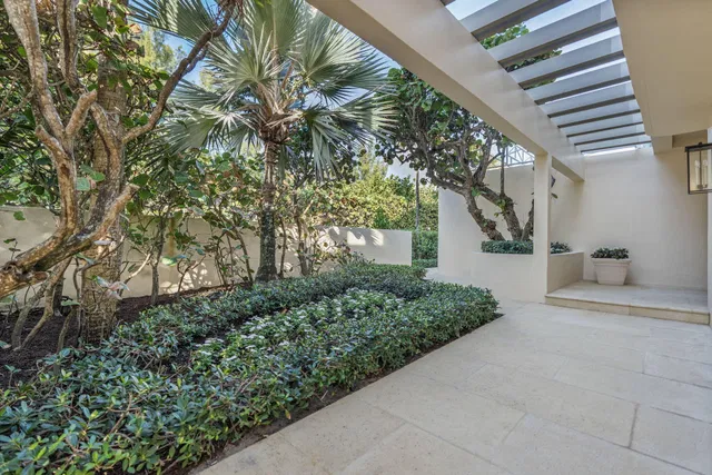 Sloan's Curve Palm Beach Residence photo 6