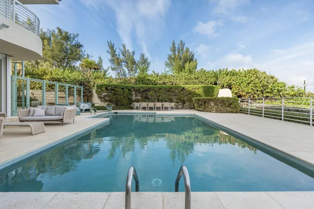 Sloan's Curve Palm Beach Residence photo 10