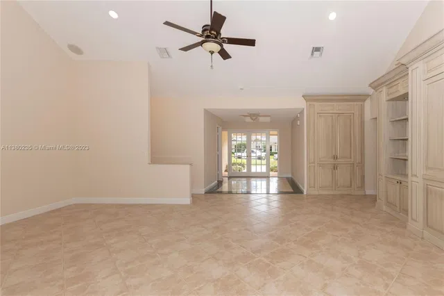 Boca Bath & Tennis Residence photo 6