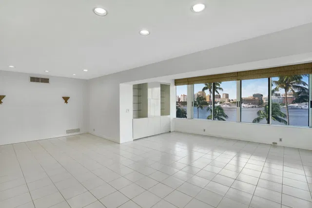 Palm Beach Towers, Palm Beach Unit 219b photo 6