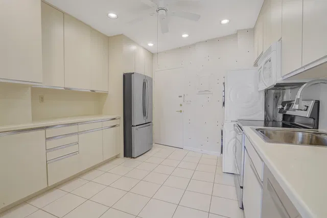 Palm Beach Towers, Palm Beach Unit 219b photo 11