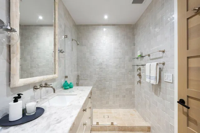 Palm Beach Biltmore Unit 107 photo 17