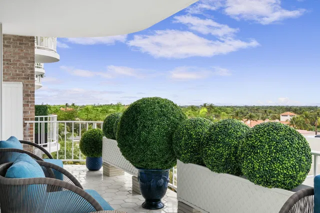 Winthrop House Condos Unit 602 photo 21