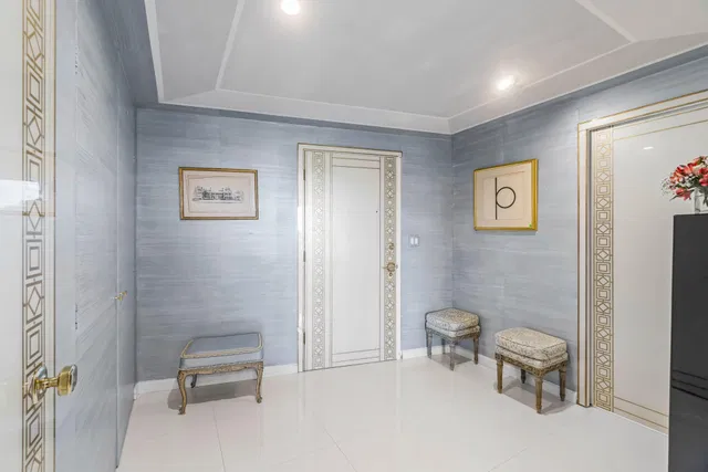 Palm Beach Towers, Palm Beach Unit 503/504 B photo 3