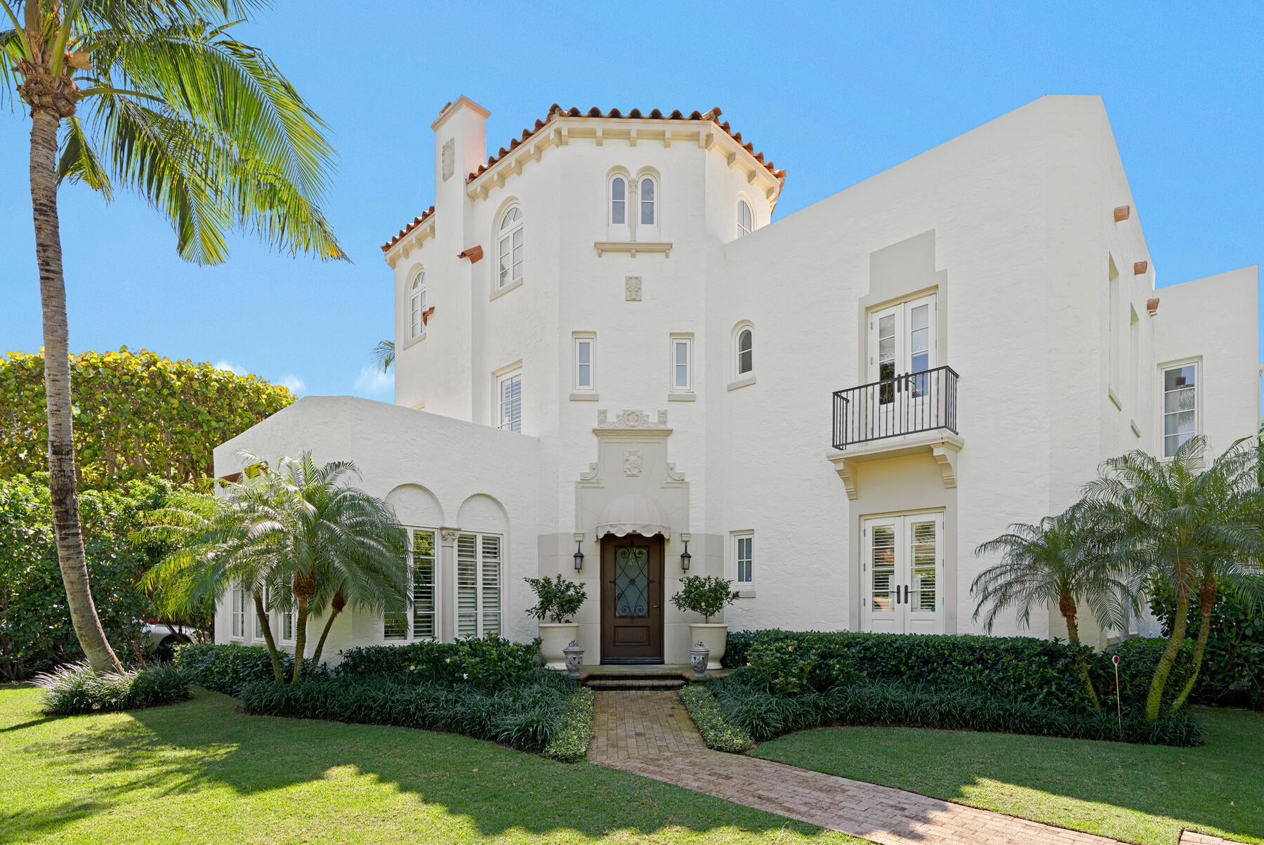 130 Brazilian Avenue