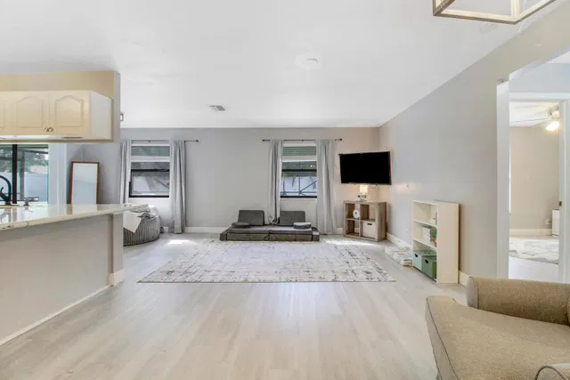  Residence photo 10