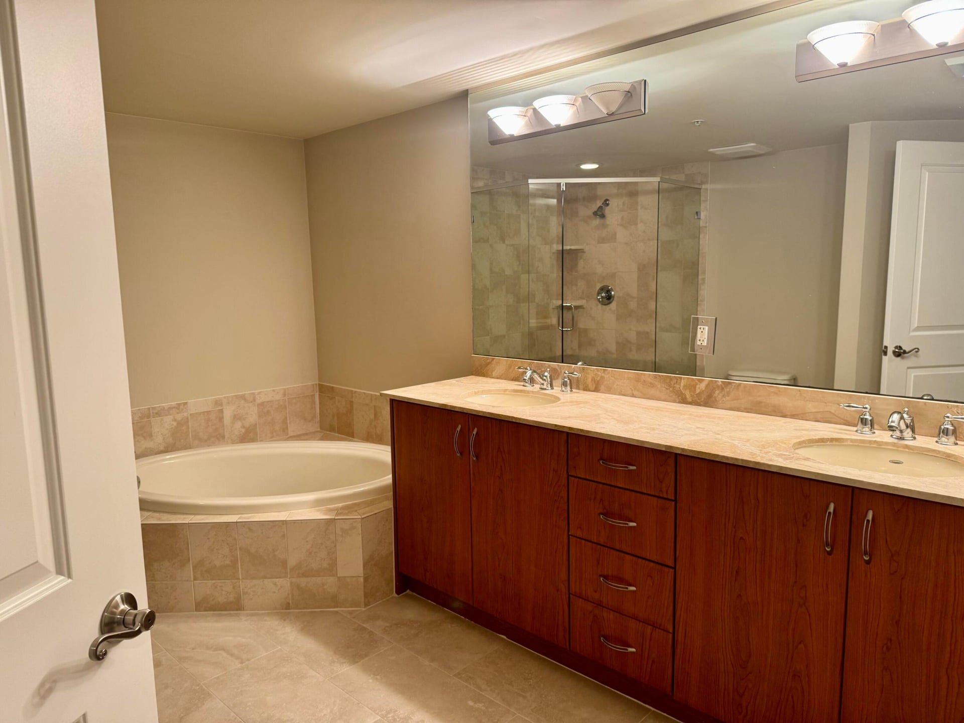 The Metropolitan Unit 403 photo 6