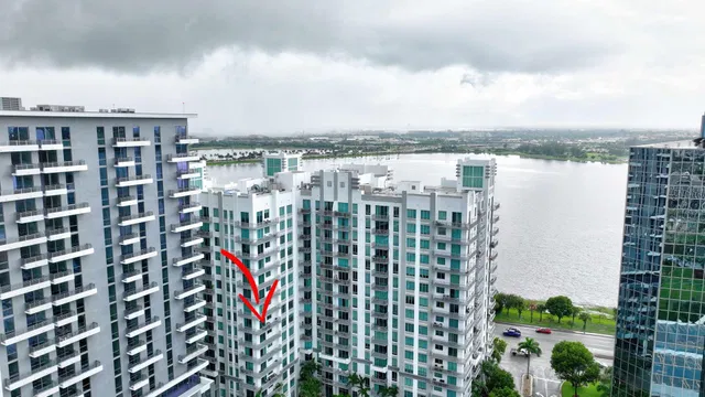 The Edge Unit 820 photo 36
