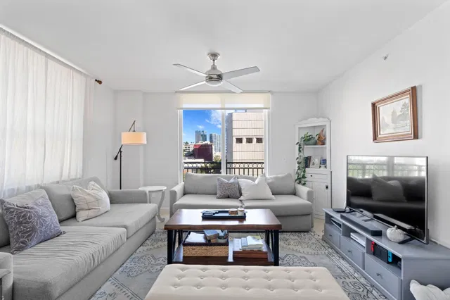 The Prado Unit 619 photo 6