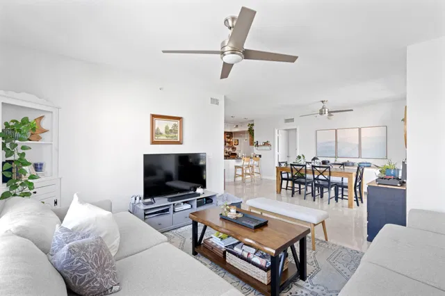 The Prado Unit 619 photo 7
