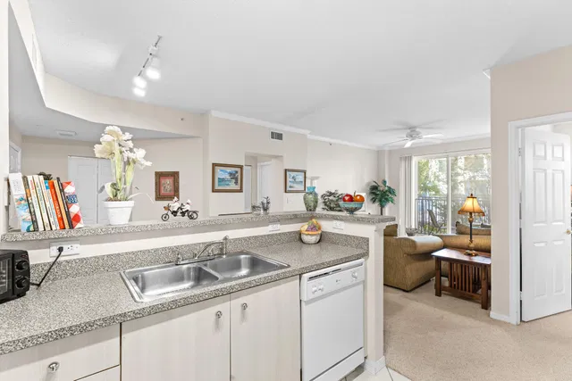 Flagler Pointe Unit 103 photo 9