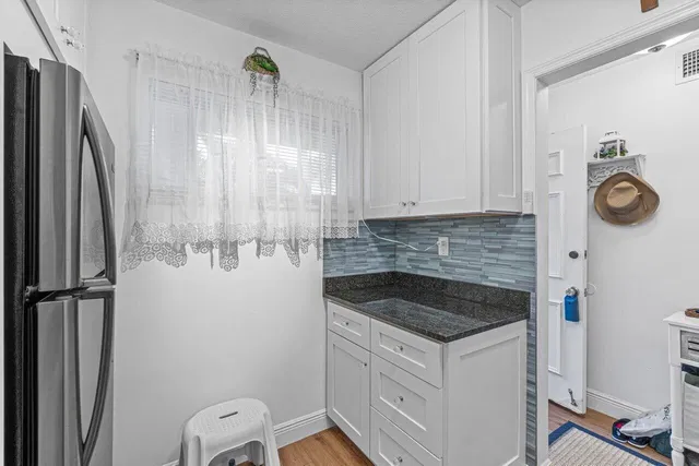 Unit 211 photo 6