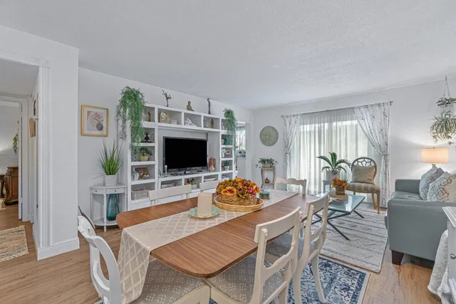 Unit 211 photo 8