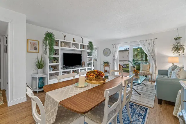 Unit 211 photo 9