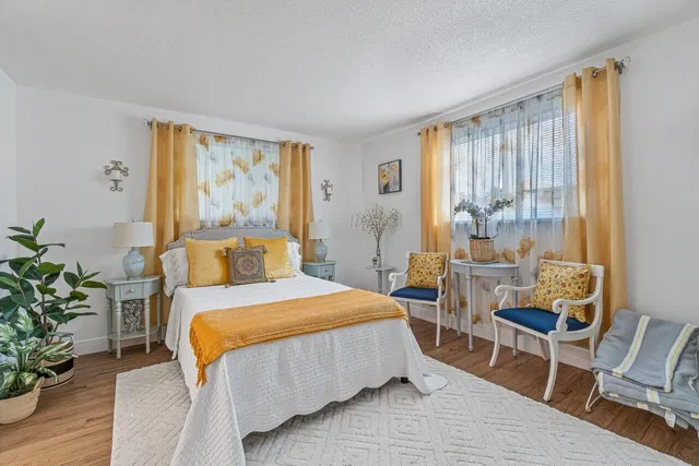 Unit 211 photo 11