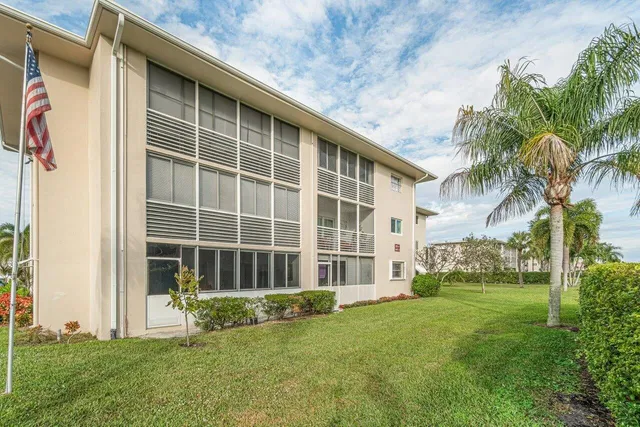 Unit 211 photo 26