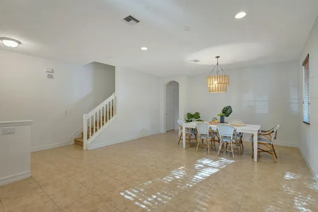 Canterbury Place Residence photo 5