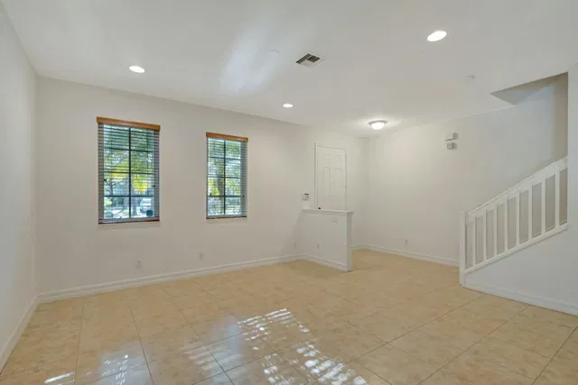 Canterbury Place Residence photo 8