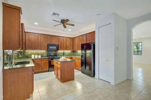 Canterbury Place Residence photo 10