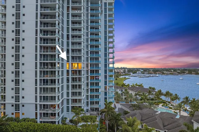 Water Club North Palm Beach Unit 1003 photo 4