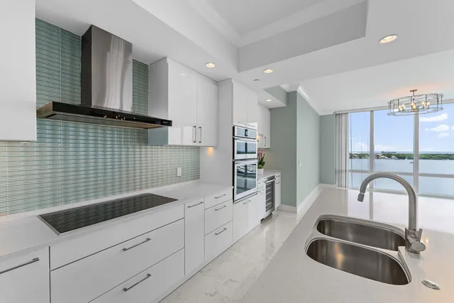 Water Club North Palm Beach Unit 1003 photo 6