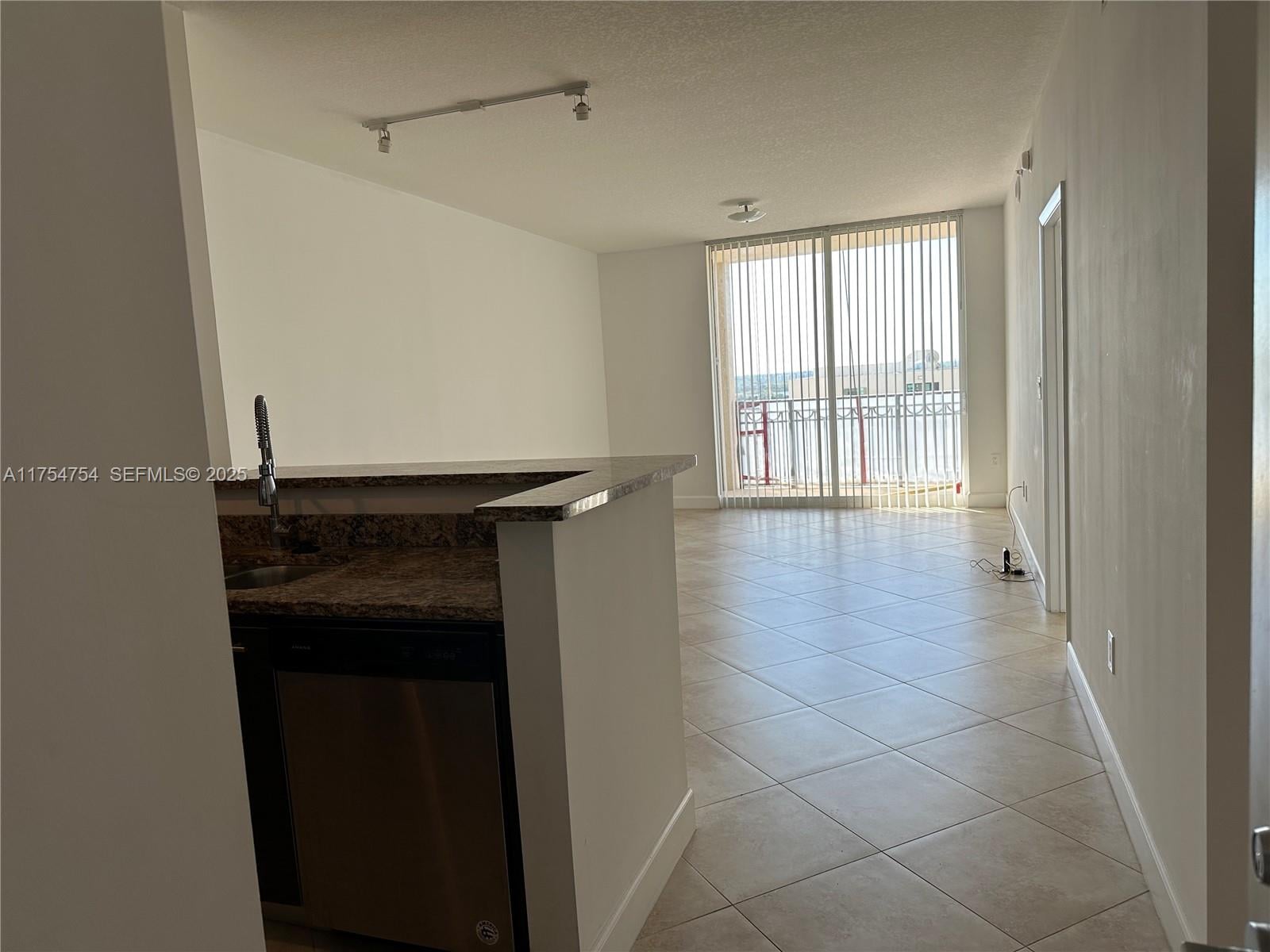 Cityplace South Tower Unit 1121 photo 4