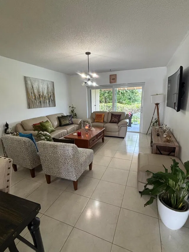  Unit 8833 photo 7