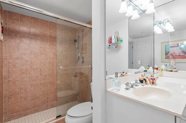  Unit 401 photo 18